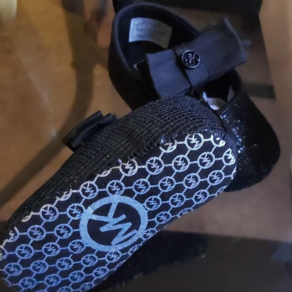 Michael Kors Baby Shoes size 2 - Picture 3 of 4